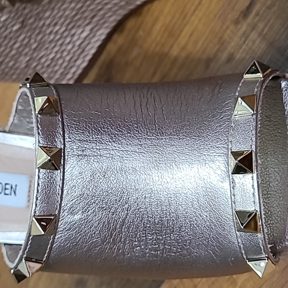 Steve madden wedge heels with gold studs - Picture 8 of 8